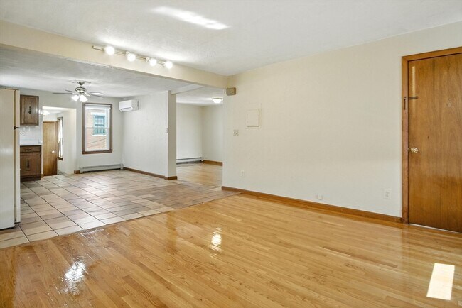 111 Albion St in Wakefield, MA - Building Photo - Building Photo