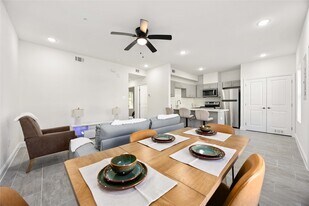 9129 Brandon St in Houston, TX - Building Photo