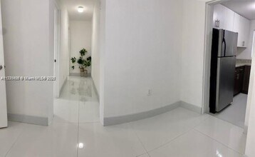 551 NW 41st St in Miami, FL - Building Photo - Building Photo