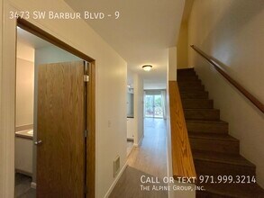 3473 SW Barbur Blvd in Portland, OR - Building Photo - Building Photo