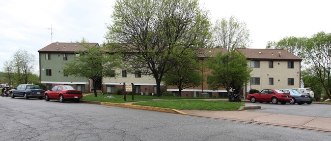 Bishop's Garth in Westminster, MD - Foto de edificio - Building Photo