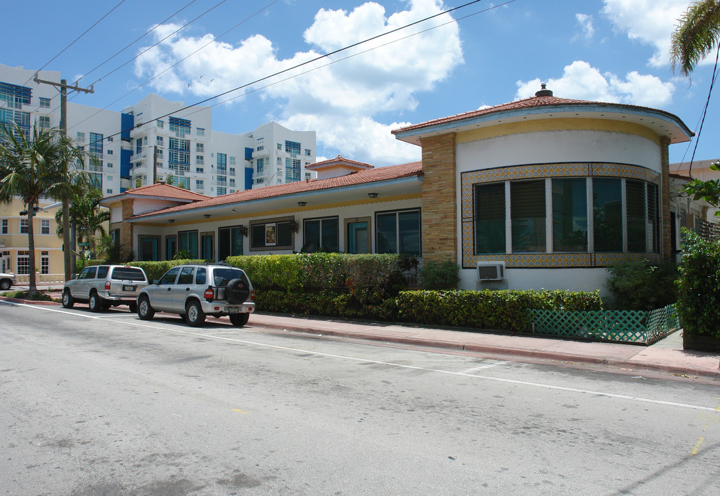 7640 Harding Ave in Miami Beach, FL - Building Photo