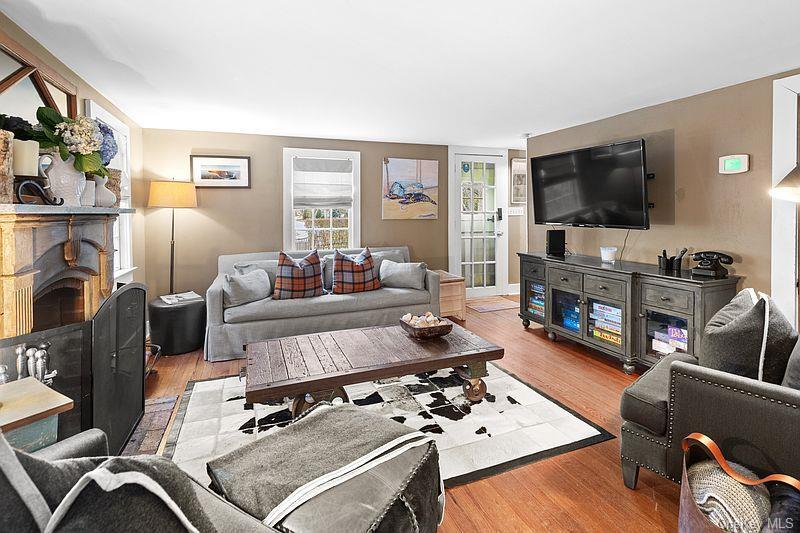 80 Rte 114 in Wainscott, NY - Building Photo