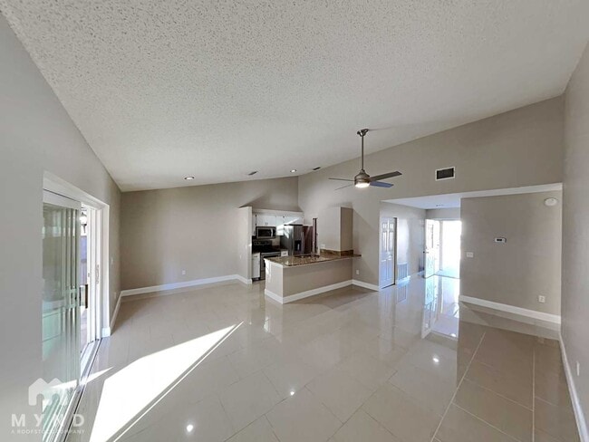 8310 Clermont St in Tampa, FL - Building Photo - Building Photo