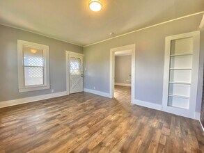 215 S 3rd St in Slaton, TX - Building Photo - Building Photo