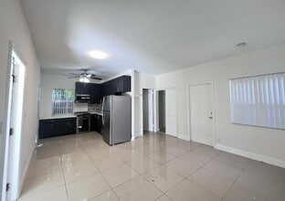 950 Lake Wyman Rd in Boca Raton, FL - Building Photo - Building Photo