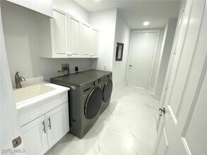 385 Sea Grove Ln in Naples, FL - Building Photo - Building Photo