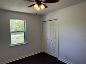 10125 N Twin Springs Rd in Bon Aqua, TN - Building Photo - Building Photo