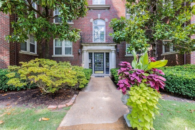 6803 Kingsbury Blvd in University City, MO - Building Photo - Building Photo