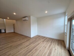 478 S Main St in Independence, OR - Building Photo - Building Photo