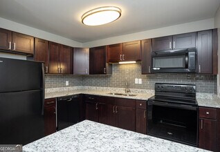 4883 Roswell Rd in Sandy Springs, GA - Building Photo - Building Photo