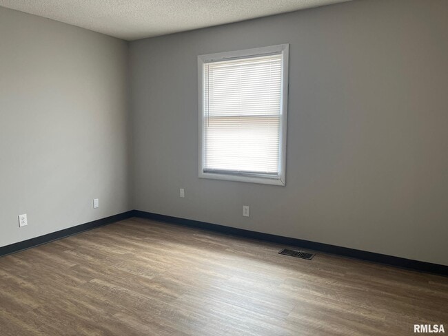 property at 110 W Lake Shore Dr