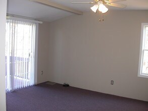 5645 NY-5 in Vernon, NY - Building Photo - Building Photo