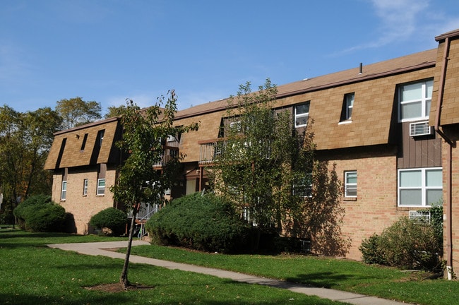 Florida Grove Manor in Keasbey, NJ - Building Photo - Building Photo