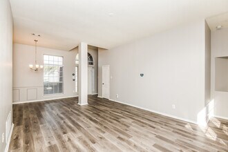 724 Turnstone Dr in Arlington, TX - Foto de edificio - Building Photo