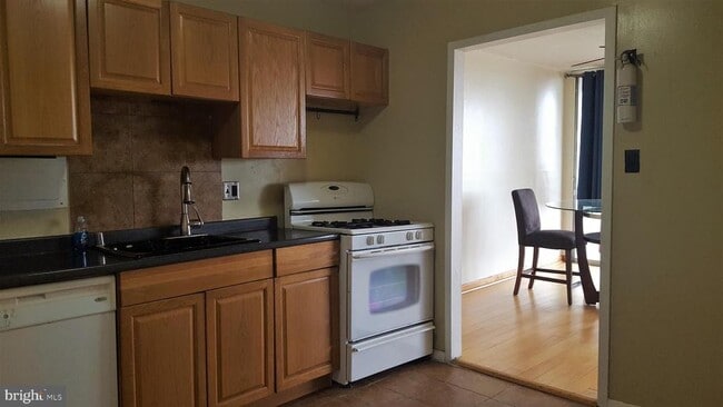 1836 Metzerott Rd in Adelphi, MD - Building Photo - Building Photo