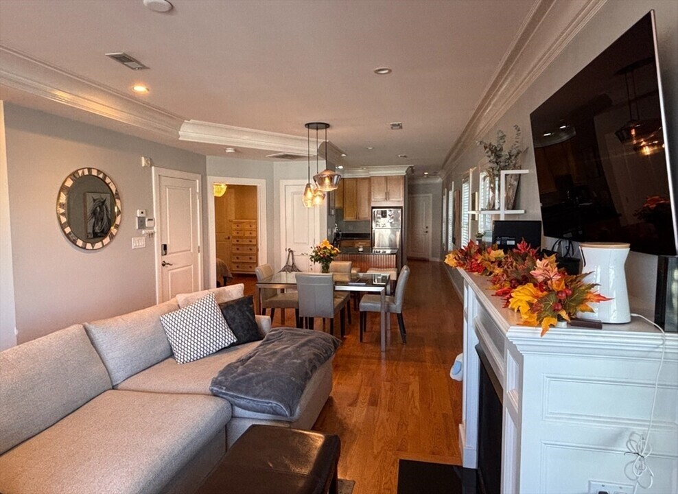 178 Dorchester St, Unit 2 in Boston, MA - Foto de edificio