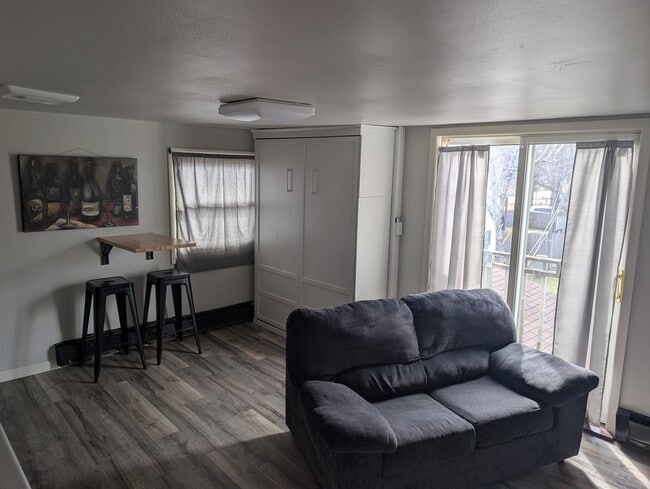 563 E Main St, Unit 565 E Main St in Waupun, WI - Building Photo - Building Photo