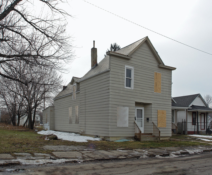 325 W 14th St in Lorain, OH - Building Photo