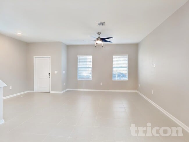 743 Honeyrock St in Debary, FL - Foto de edificio - Building Photo