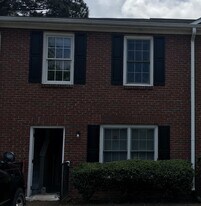 2649 Fieldstone View Ln SE in Conyers, GA - Building Photo