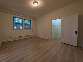 2532 N Sawyer Ave, Unit 105 in Chicago, IL - Building Photo