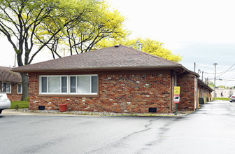 1955 S Reynolds in Toledo, OH - Building Photo - Building Photo