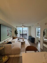 237 NW 31st St, Unit A1C in Miami, FL - Foto de edificio - Building Photo