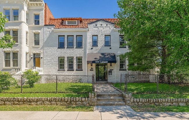 1111 Lamont St NW in Washington, DC - Building Photo - Building Photo