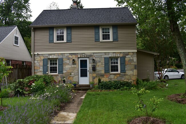 2761 Summerfield Rd in Falls Church, VA - Building Photo - Building Photo