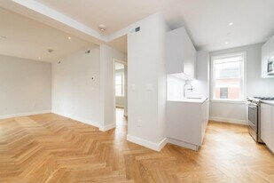 19 Forest St in Cambridge, MA - Building Photo