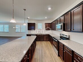 546 Slew Dr in Holly Springs, GA - Foto de edificio - Building Photo