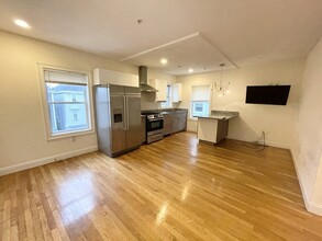 17 Sunset St, Unit 2 in Boston, MA - Building Photo - Building Photo