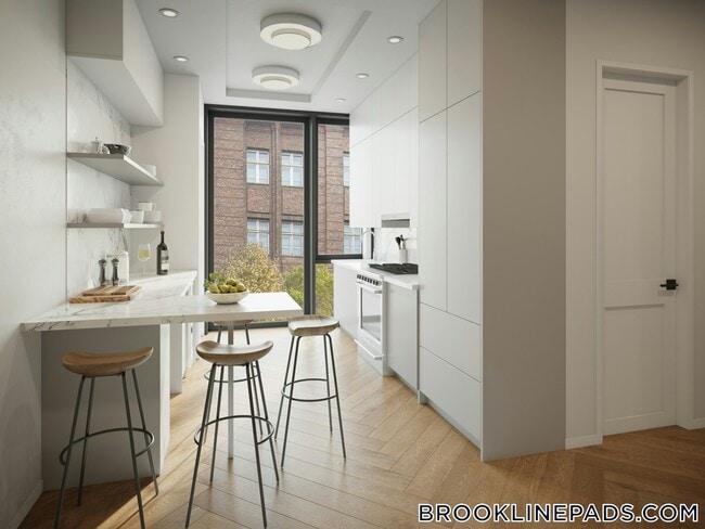 1578 Beacon St in Brookline, MA - Building Photo - Building Photo