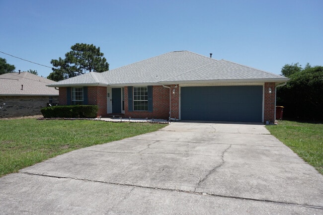 5128 Whitehurst Ln in Crestview, FL - Building Photo - Building Photo