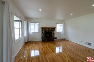 443 Lomita St in El Segundo, CA - Foto de edificio - Building Photo