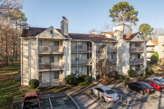 The Arbors in Newport News, VA - Foto de edificio - Building Photo