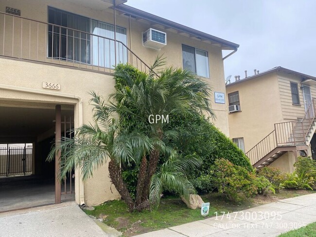 3666 Monon St-Unit -4 in Los Angeles, CA - Foto de edificio - Building Photo