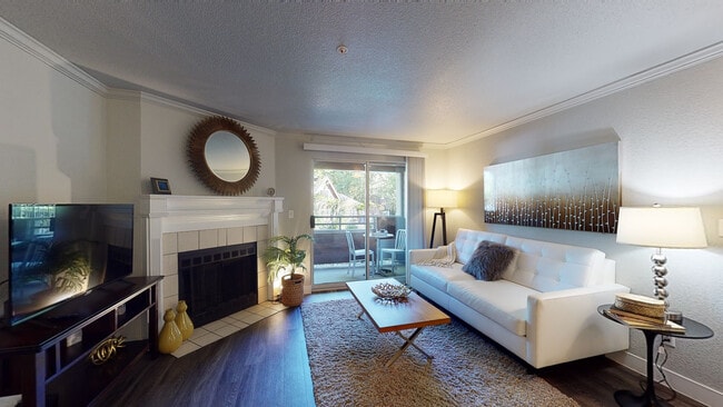 Overlook at Lakemont in Bellevue, WA - Building Photo - Building Photo