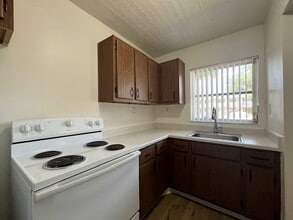 El Dorado Senior Apartments 55 or Over in Orlando, FL - Foto de edificio - Building Photo