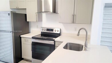 3192 NW 61st St in Miami, FL - Building Photo - Building Photo