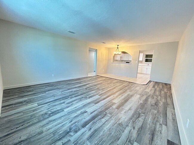 1740 Ocean Shore Blvd in Ormond Beach, FL - Building Photo - Building Photo