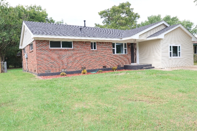 1707 S 9th St in Mcalester, OK - Building Photo - Building Photo