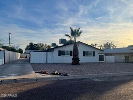 4843 E Cambridge Ave in Phoenix, AZ - Building Photo