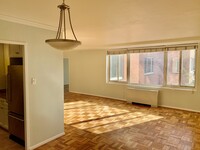 4000 Tunlaw Rd NW, Unit 312 in Washington, DC - Building Photo - Building Photo