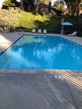 217 Red Oak Ln in Thousand Oaks, CA - Building Photo - Building Photo