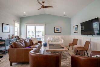 203 Texas Ave in Carolina Beach, NC - Building Photo - Building Photo