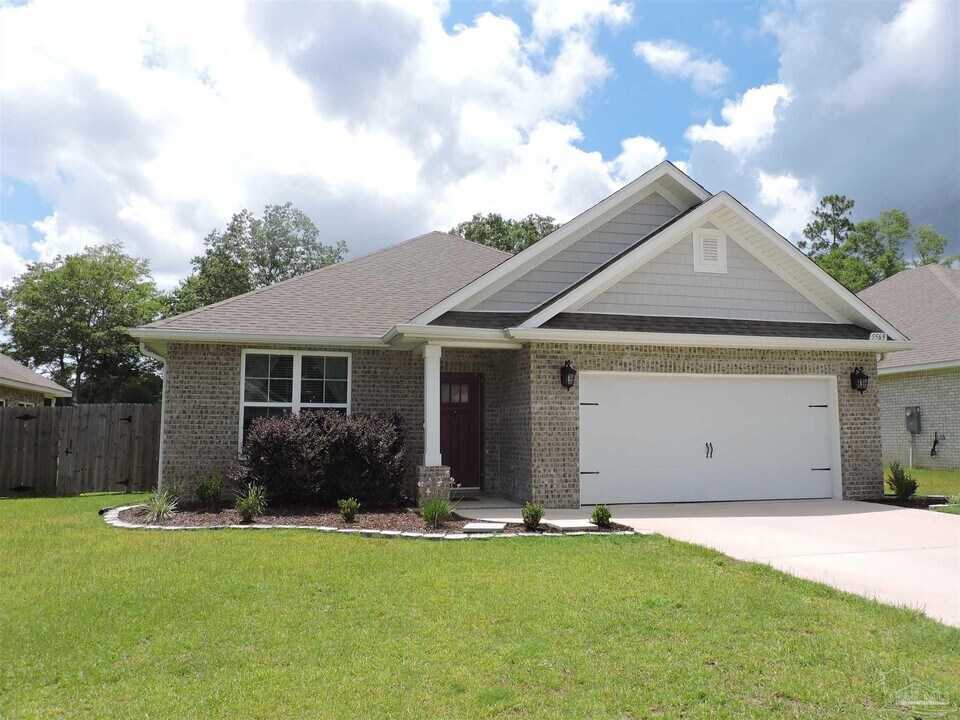 5569 Caden Ct in Pace, FL - Building Photo