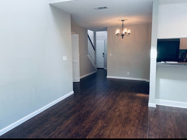 327 Yorkshire Cir in Nashville, TN - Building Photo - Building Photo