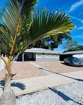 2125 8th St, Unit SINGLE FAMILY HOME in Sarasota, FL - Building Photo
